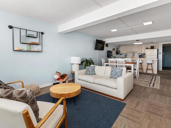 4944 Cass St. 407, San Diego CA 92109