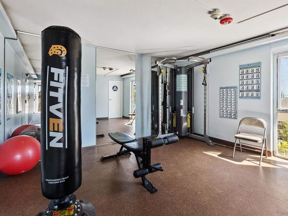 4944 Cass St. 407, San Diego CA 92109