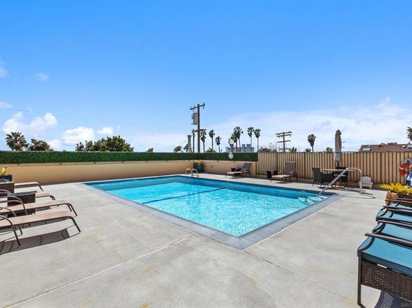 4944 Cass St. 407, San Diego CA 92109