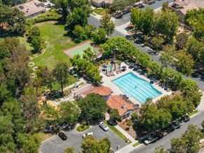 2385 Amber Oak Ln, Escondido CA 92027