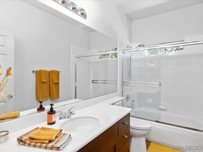 2385 Amber Oak Ln, Escondido CA 92027