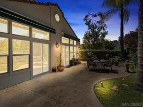 2385 Amber Oak Ln, Escondido CA 92027