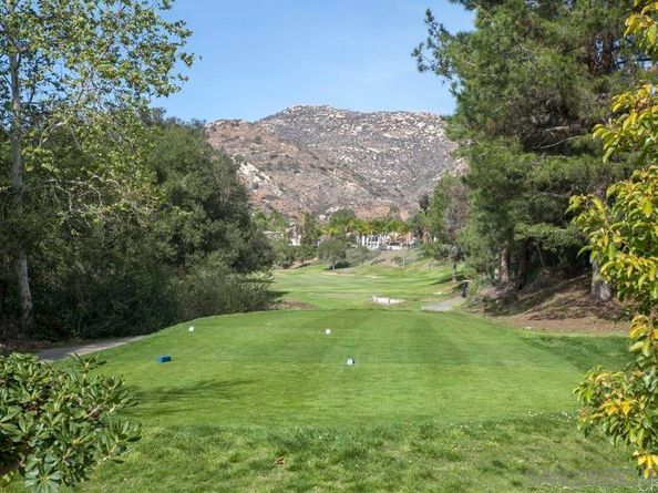 2385 Amber Oak Ln, Escondido CA 92027