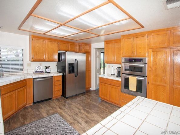 1115 Inspiration Lane, Escondido CA 92025