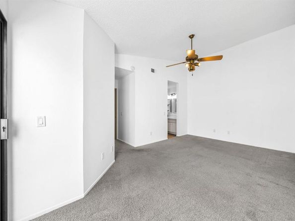 9302 Twin Trails Dr 204, San Diego CA 92129