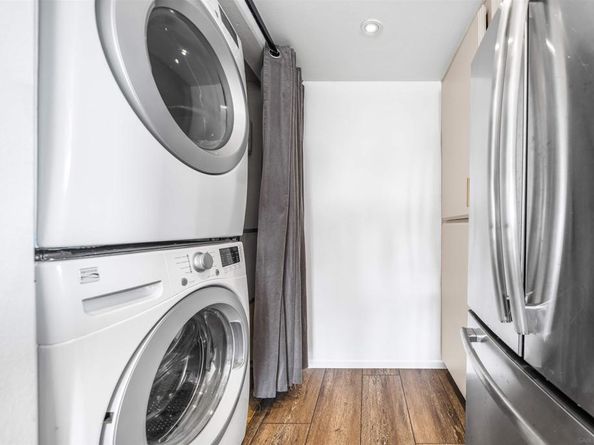 9302 Twin Trails Dr 204, San Diego CA 92129