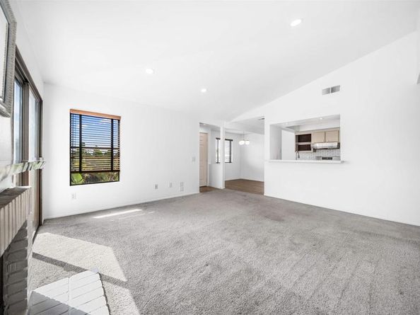 9302 Twin Trails Dr 204, San Diego CA 92129