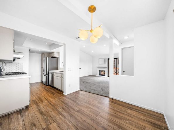 9302 Twin Trails Dr 204, San Diego CA 92129