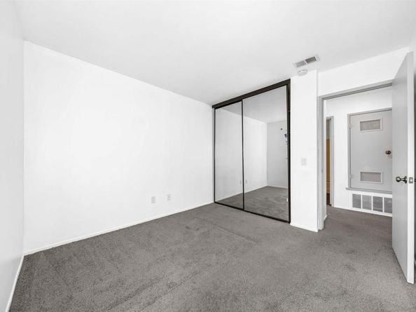 9302 Twin Trails Dr 204, San Diego CA 92129