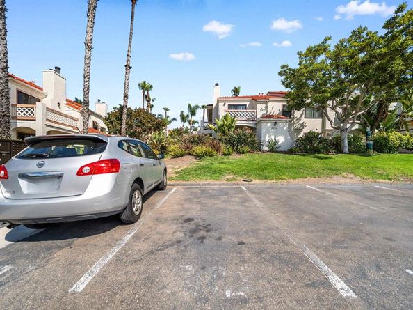 9302 Twin Trails Dr 204, San Diego CA 92129