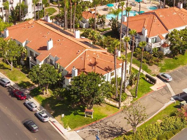 9302 Twin Trails Dr 204, San Diego CA 92129