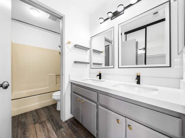 9302 Twin Trails Dr 204, San Diego CA 92129