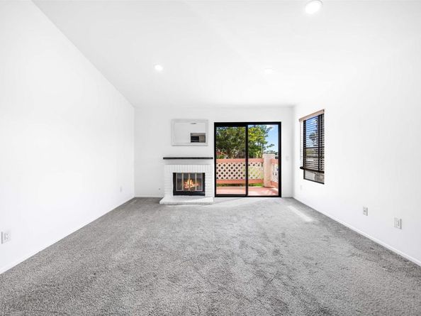 9302 Twin Trails Dr 204, San Diego CA 92129