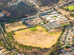 9302 Twin Trails Dr 204, San Diego CA 92129