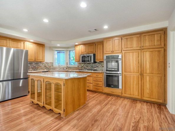 1930 Mountain Valley Lane, Escondido CA 92029