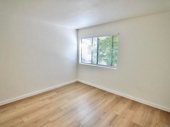 10240 Black Mountain Rd 106, San Diego CA 92126