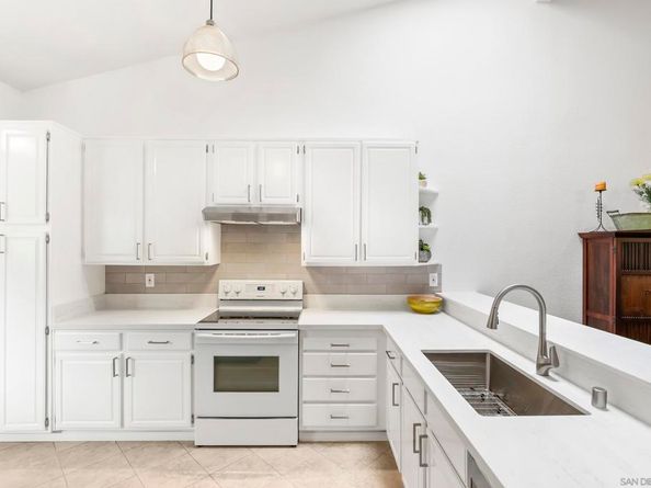 17909 Avenida Alozdra, San Diego CA 92128