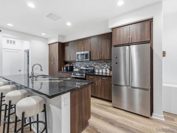 707 S S Mosaic St, Anaheim CA 92805