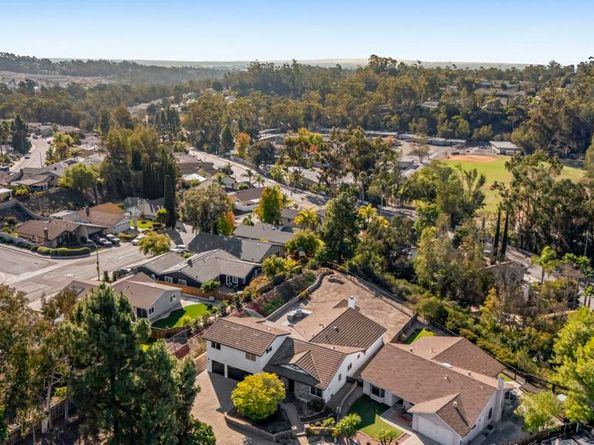 11715 Lake Grove Ct, San Diego CA 92131