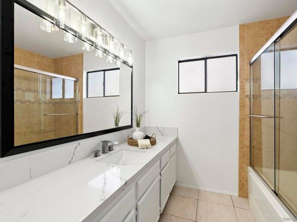 11715 Lake Grove Ct, San Diego CA 92131