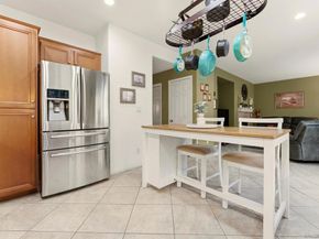 465 Ashbourne Gln, Escondido CA 92027