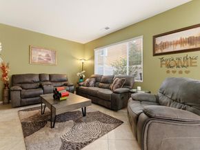 465 Ashbourne Gln, Escondido CA 92027