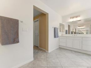 465 Ashbourne Gln, Escondido CA 92027