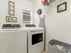 465 Ashbourne Gln, Escondido CA 92027