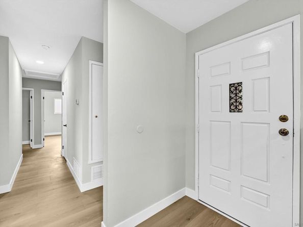 3904 Sherbourne Dr, Oceanside CA 92056