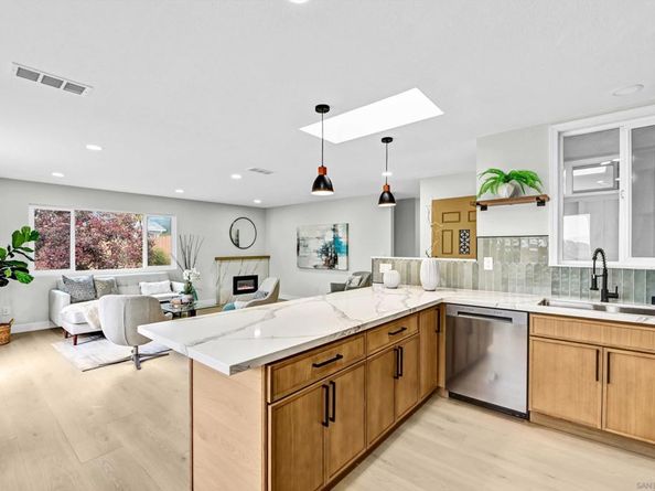 3904 Sherbourne Dr, Oceanside CA 92056