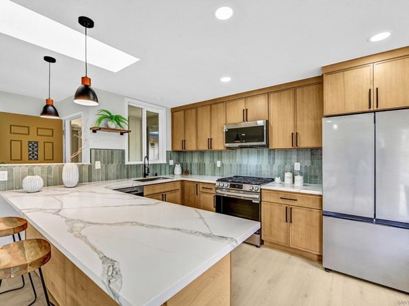 3904 Sherbourne Dr, Oceanside CA 92056