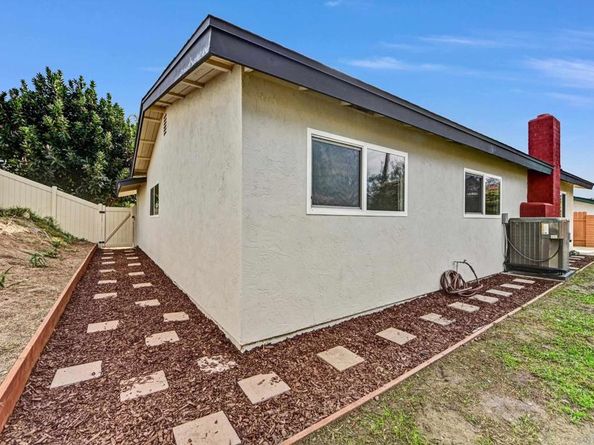 3904 Sherbourne Dr, Oceanside CA 92056