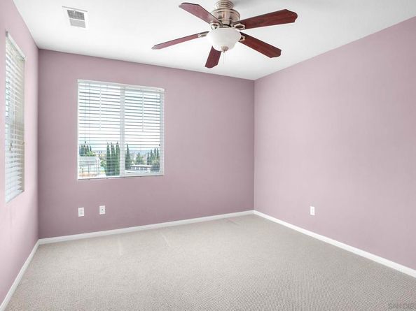 1670 Grasshopper Ln, Chula Vista CA 91915