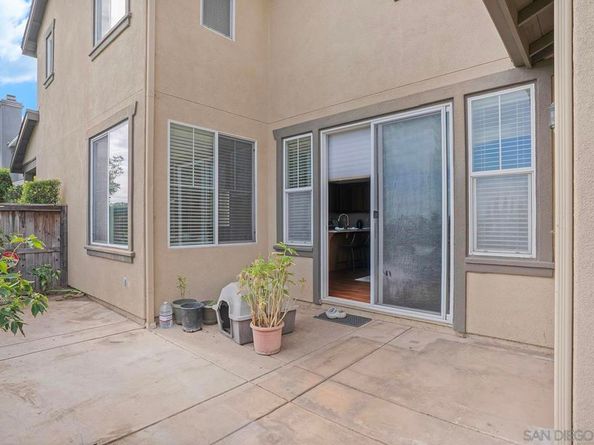 1670 Grasshopper Ln, Chula Vista CA 91915