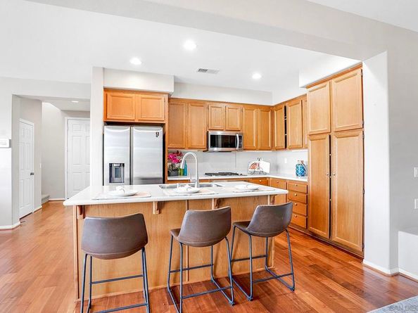 1670 Grasshopper Ln, Chula Vista CA 91915