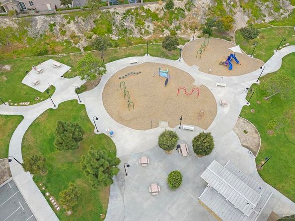 1670 Grasshopper Ln, Chula Vista CA 91915