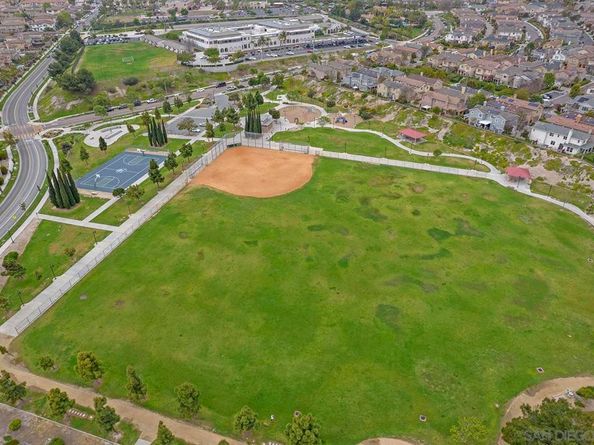 1670 Grasshopper Ln, Chula Vista CA 91915