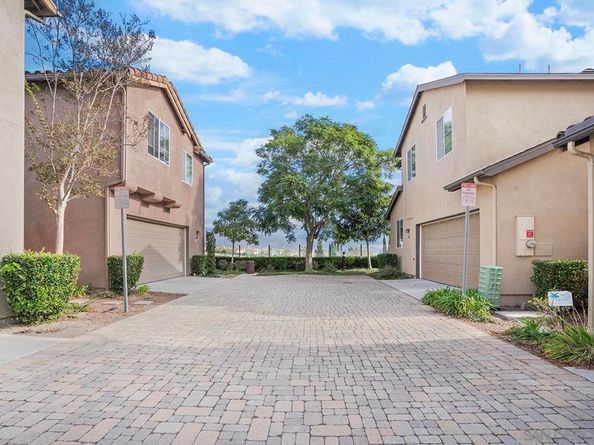 1670 Grasshopper Ln, Chula Vista CA 91915