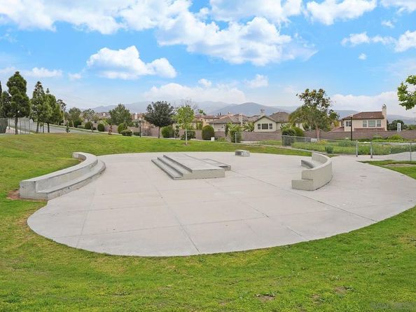 1670 Grasshopper Ln, Chula Vista CA 91915