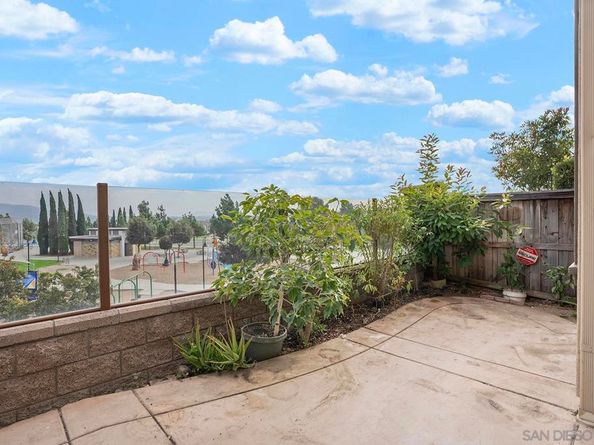 1670 Grasshopper Ln, Chula Vista CA 91915