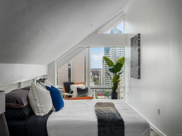 350 W Ash St 1207, San Diego CA 92101