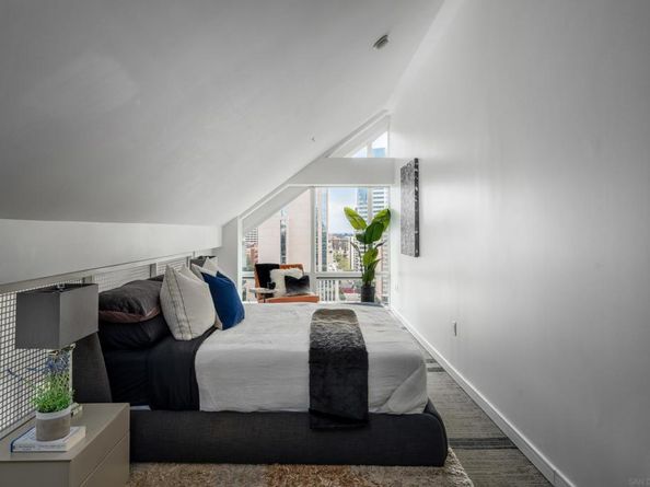 350 W Ash St 1207, San Diego CA 92101