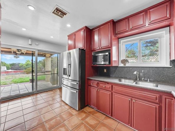 321 North Lane, El Cajon CA 92021