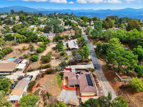 321 North Lane, El Cajon CA 92021