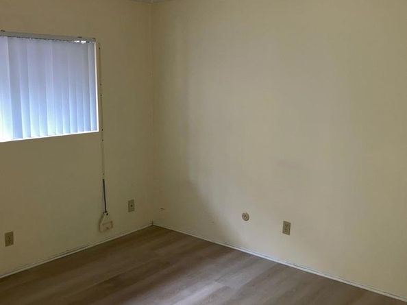 2540 Clairemont Dr. 202, San Diego CA 92117