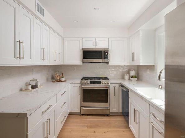 541 Orange Ave, Coronado CA 92118