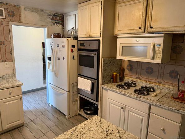 218 Elvado Way, San Diego CA 92114