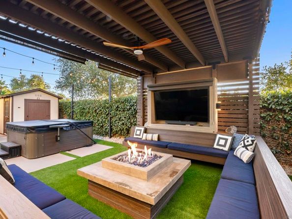 14582 Luna Media, San Diego CA 92127