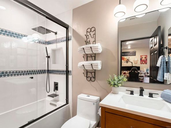 14582 Luna Media, San Diego CA 92127