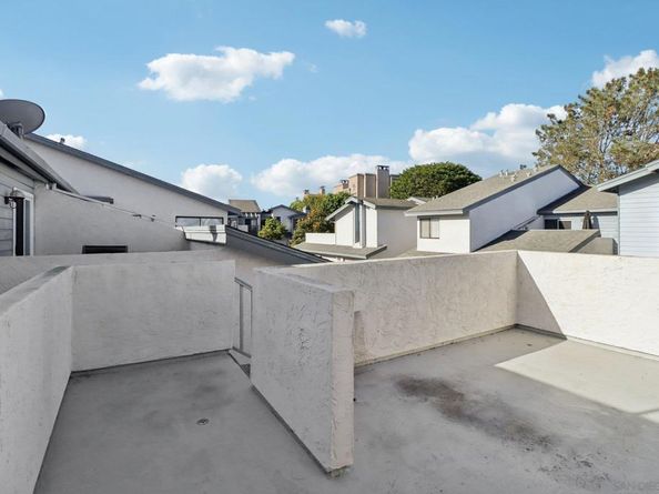 4064 Crystal Dawn Ln 206, San Diego CA 92122